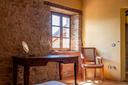Gubbio - Storico casale con vista lago da sogno e piscina, in vendita, Gubbio | Sotheby’s Realty Italy - 17