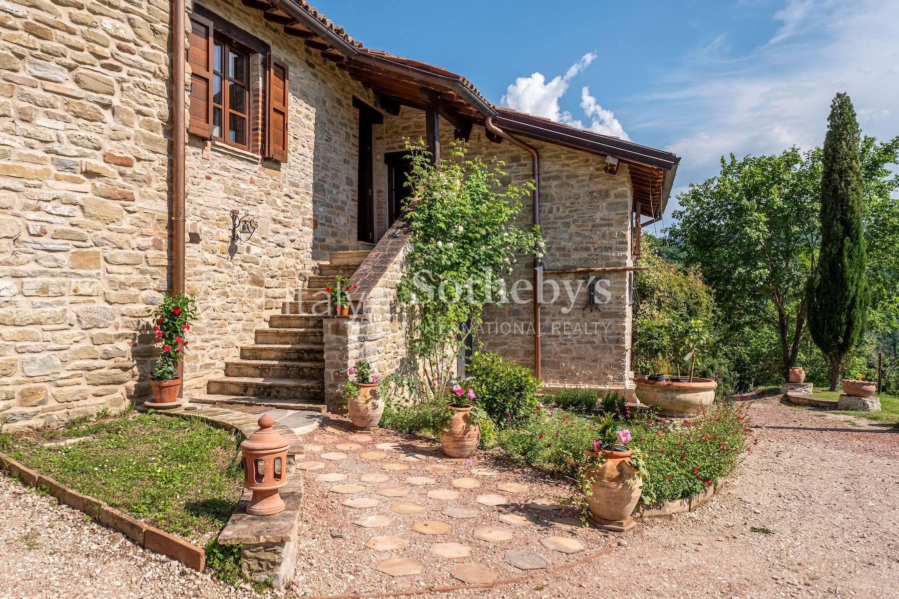 Gubbio - Storico casale con vista lago da sogno e piscina, in vendita, Gubbio | Sotheby’s Realty Italy - 9