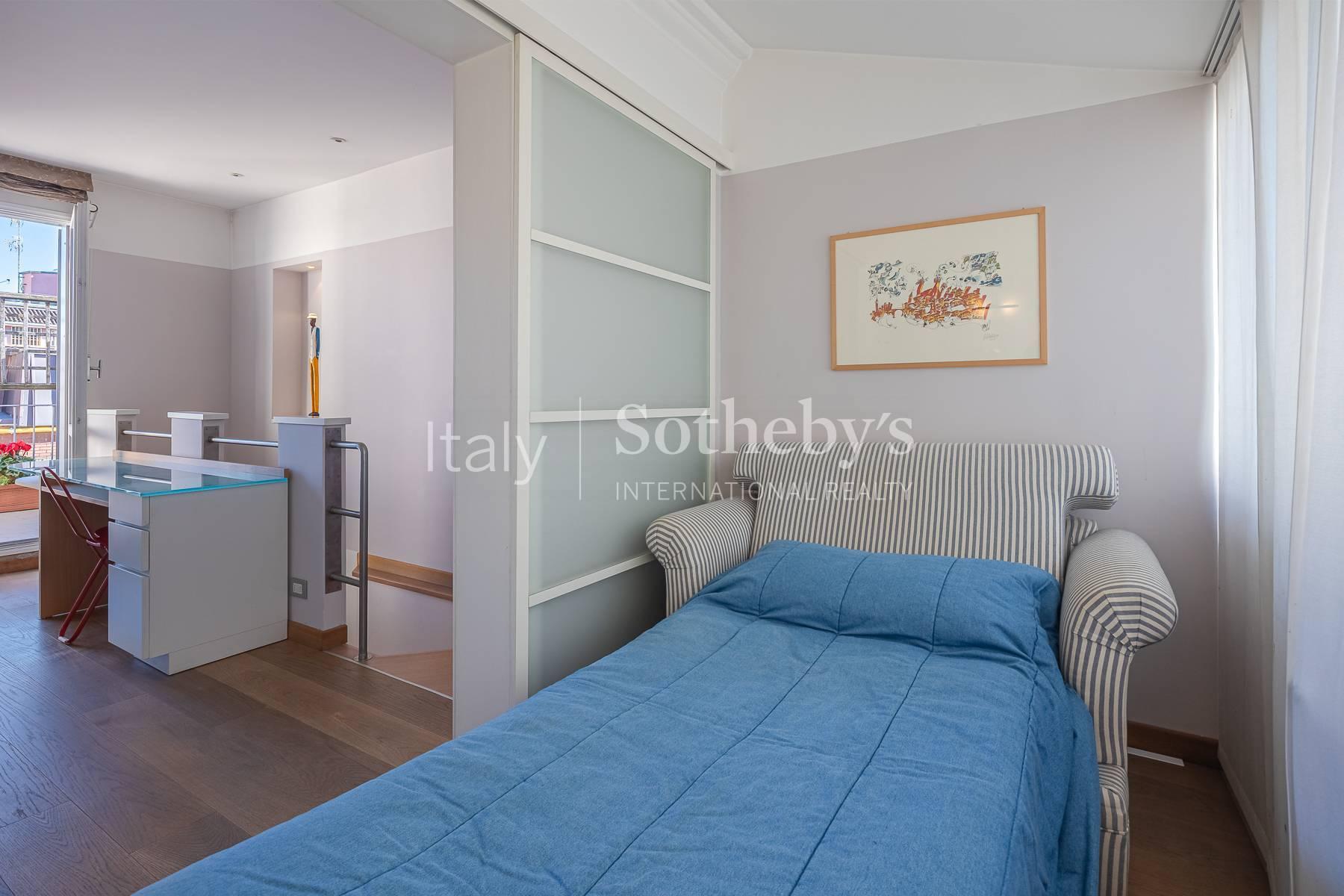 Appartamento su due livelli arredato con terrazzi, in affitto, Milano | Sotheby’s Realty Italy - 23