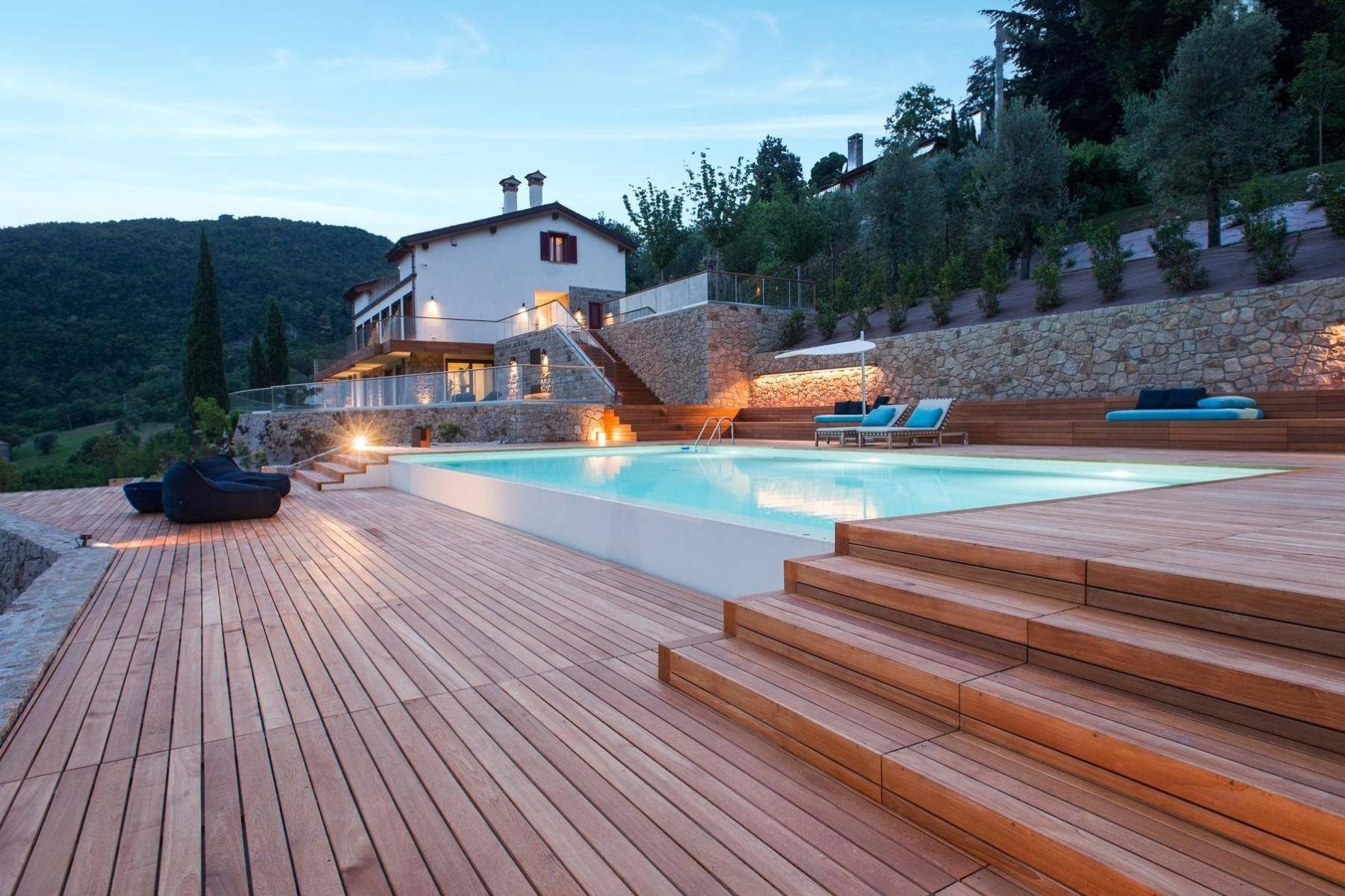 Villa moderna in collina con piscina, eliporto, maneggio e lodge - 5
