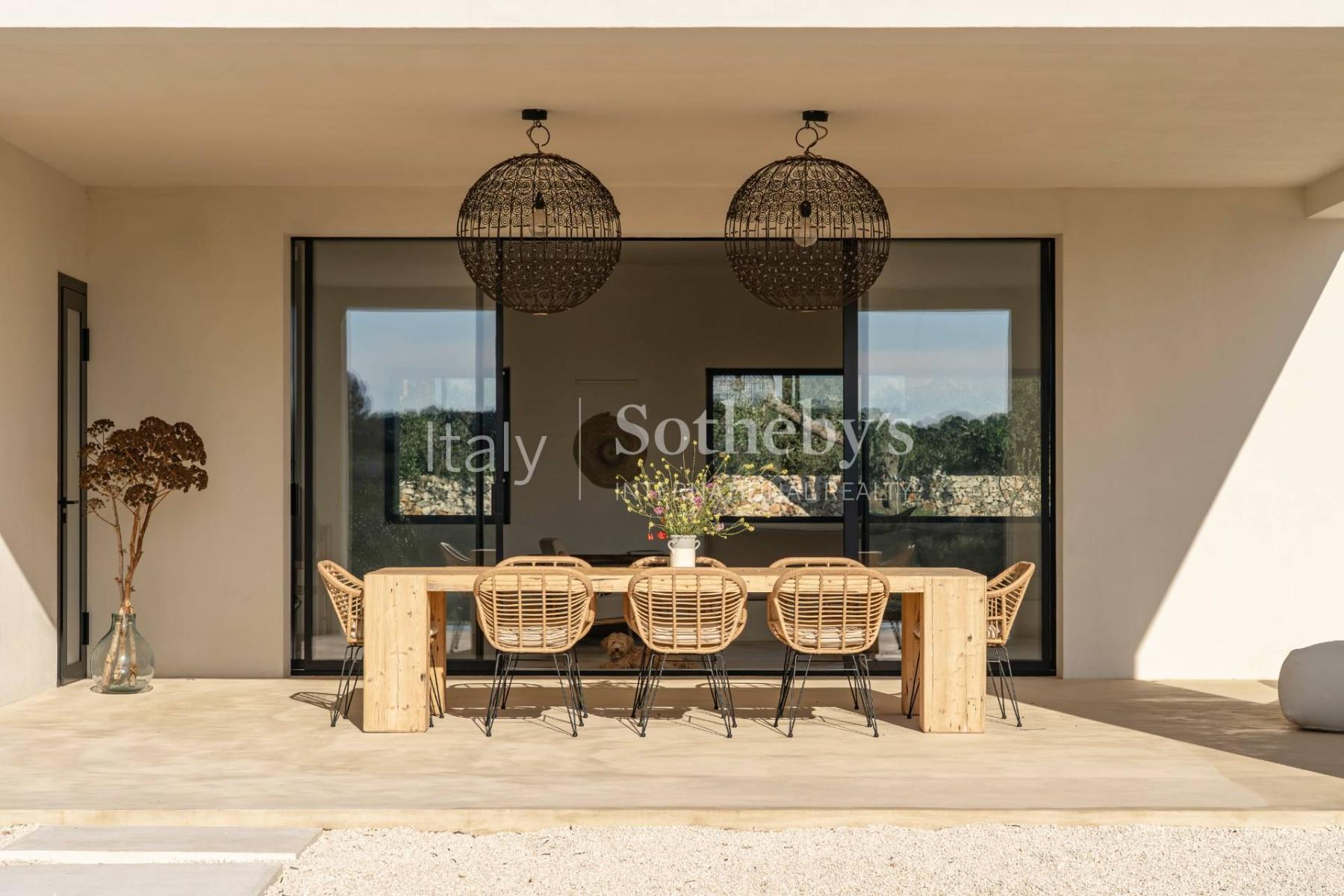 Villa di design con piscina a sfioro immersa in un uliveto - 6
