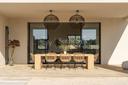 Villa di design con piscina a sfioro immersa in un uliveto, in vendita, Ostuni | Sotheby’s Realty Italy - 6