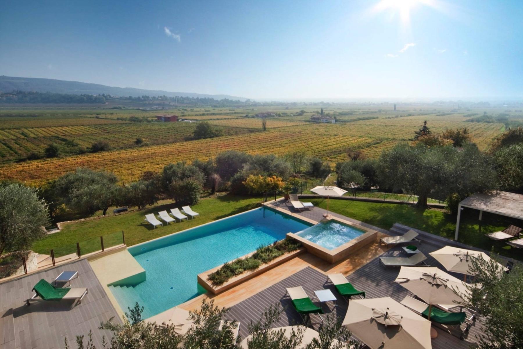 Elegant Villa in the famous Amarone wine hills - 2