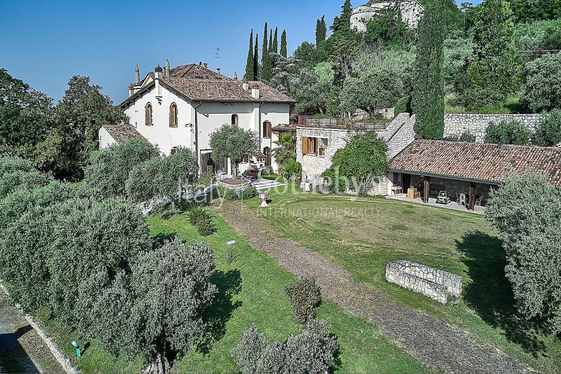 15th century frescoed villa with magnificent panoramic view over the city - 20